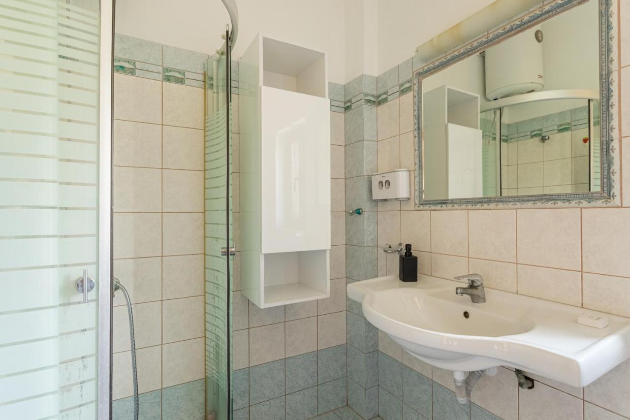 Chioureas Apartments Levktron Luaran gambar