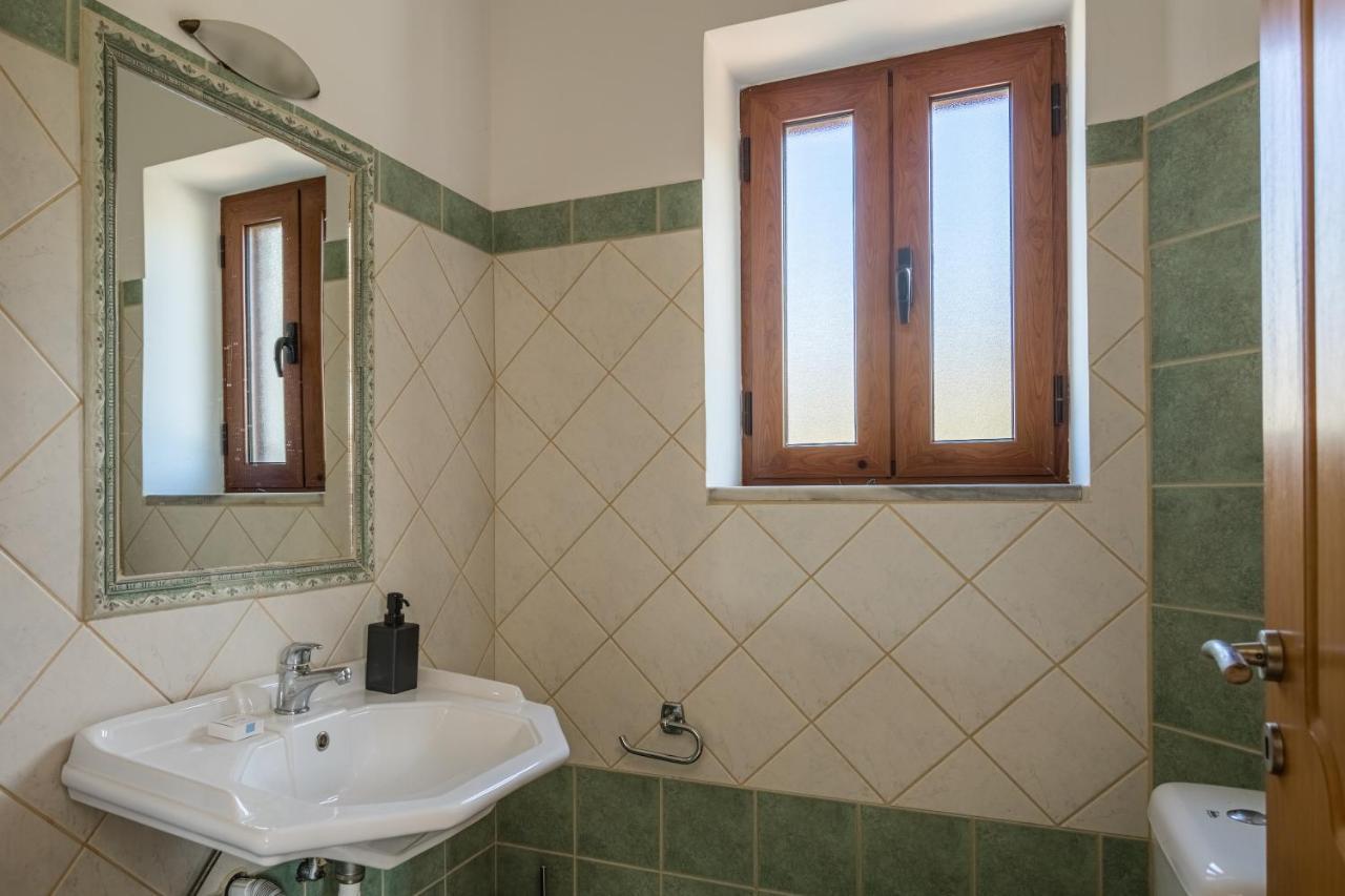Chioureas Apartments Levktron Luaran gambar