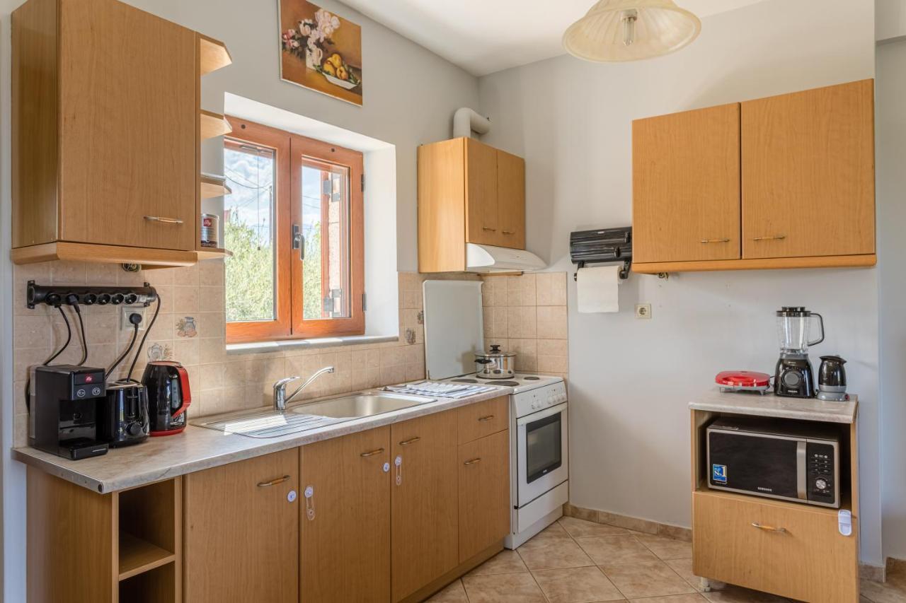 Chioureas Apartments Levktron Luaran gambar